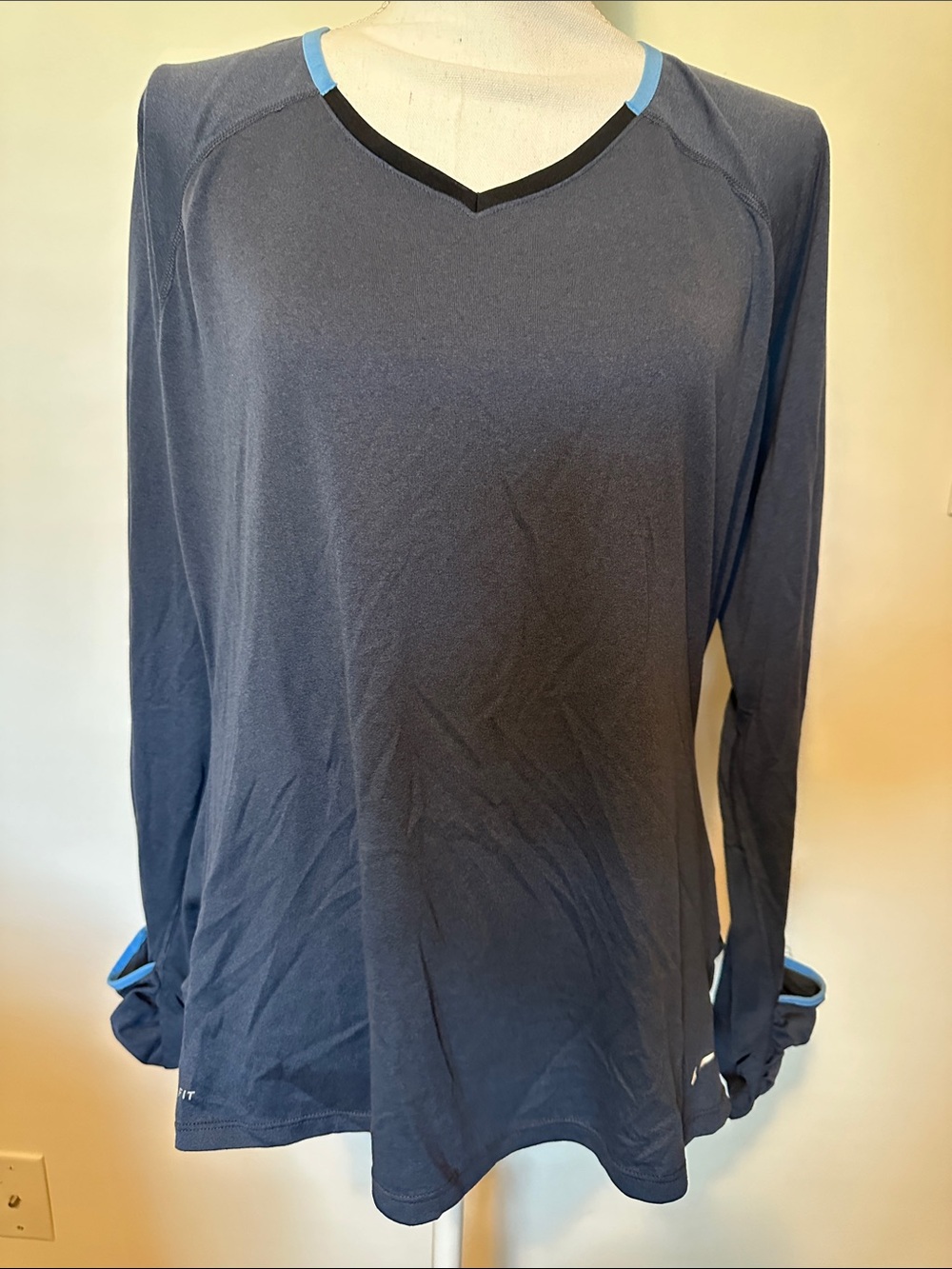 Womens Nike Long-Sleeve V-Neck Drifit running - Navy Blue XL with thumb holes